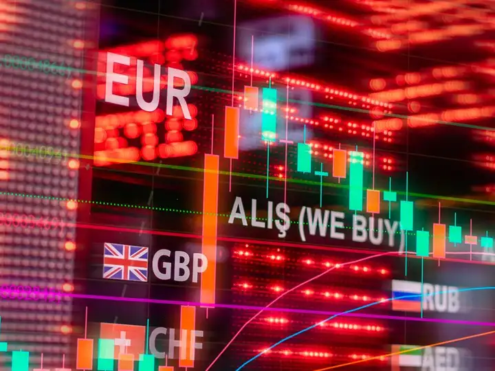 Graphique de march&eacute; et bilan de la fraude &agrave; l&rsquo;investissement en 2026